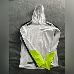 Brooks women’s reflective sweater